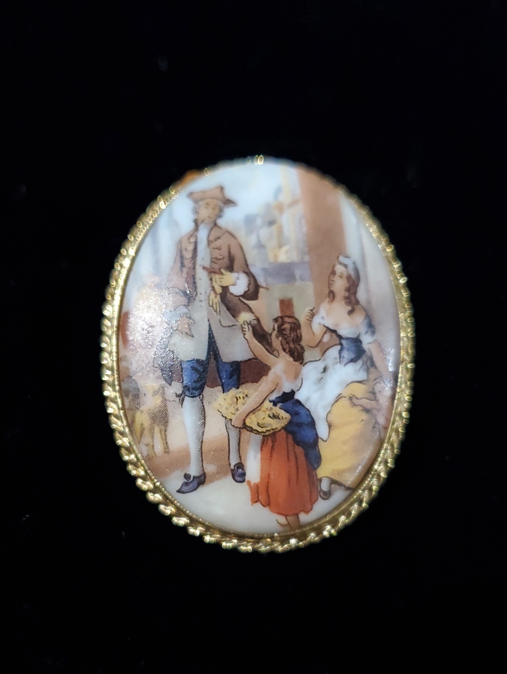 Vintage Gold Tone Porcelain Cameo Brooch Fragonard Colonial Victorian Edwardian